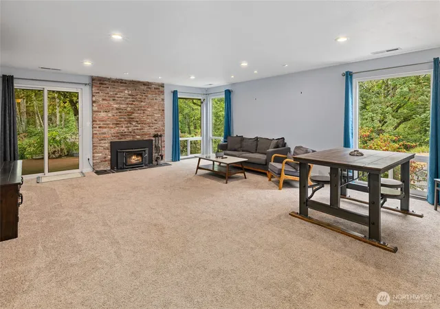 Photo 4 of Townhouse for sale at 8126 70th Avenue Ct SW, Lakewood, WA 98499 | MLS# NWM2577013 | Listing updated on 2026-09-25
