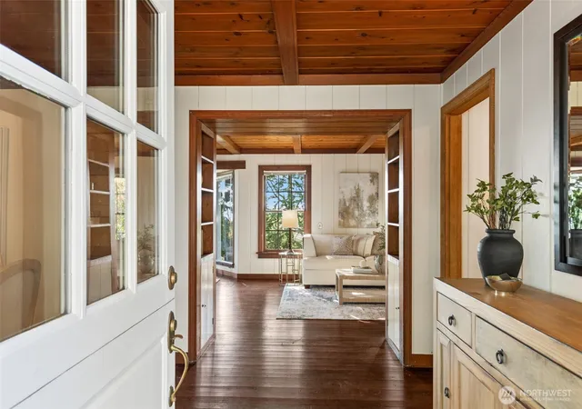 Photo 3 of Single family home for sale at 3226 30th Avenue W, Seattle, WA 98199 | MLS# NWM2577016 | Listing updated on 2026-10-01