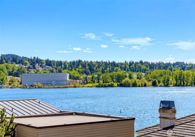 Photo 2 of Single family home for sale at 6924 96th Avenue Se, Mercer Island, WA 98040 | MLS# NWM2577031 | Listing updated on 2026-10-01