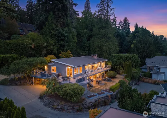 Photo 3 of Single family home for sale at 6924 96th Avenue Se, Mercer Island, WA 98040 | MLS# NWM2577031 | Listing updated on 2026-10-01