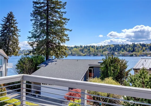 Photo 4 of Single family home for sale at 6924 96th Avenue SE, Mercer Island, WA 98040 | MLS# NWM2577031 | Listing updated on 2026-10-01