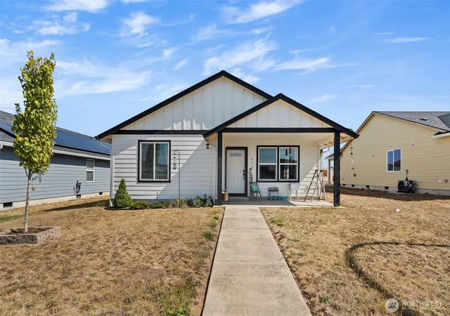 Photo 2 of Single family home for sale at 510 Powell Ave, Winlock, WA 98596 | MLS# NWM2577053 | Listing updated on 2026-09-25