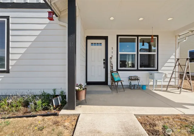 Photo 3 of Single family home for sale at 510 Powell Ave, Winlock, WA 98596 | MLS# NWM2577053 | Listing updated on 2026-09-25