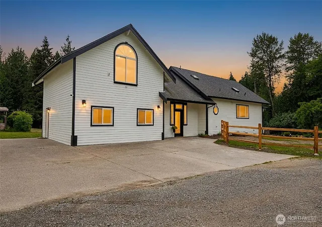 Photo 3 of Single family home for sale at 28415 State Route 9 NE, Arlington, WA 98223 | MLS# NWM2577059 | Listing updated on 2026-09-25