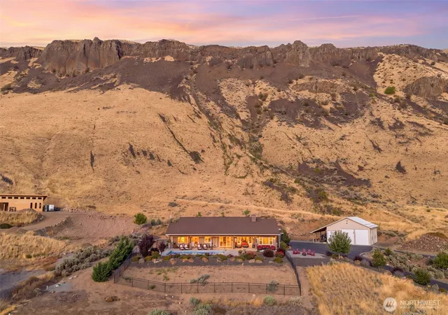 Photo 2 of Single family home for sale at 25 Sageland Rd, East Wenatchee, WA 98802 | MLS# NWM2577061 | Listing updated on 2026-09-24