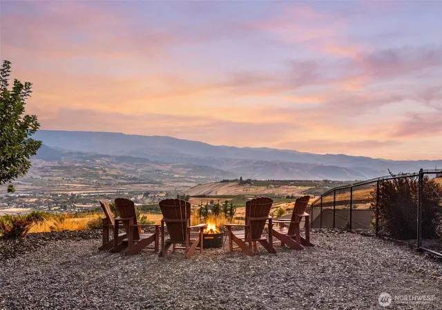 Photo 4 of Single family home for sale at 25 Sageland Rd, East Wenatchee, WA 98802 | MLS# NWM2577061 | Listing updated on 2026-09-24