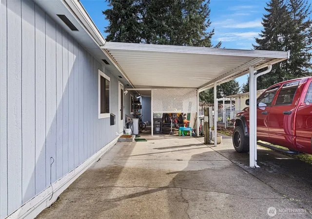 Photo 3 of Manufactured home for sale at 5216 Yakima Ln SE #103, Lacey, WA 98503 | MLS# NWM2577076 | Listing updated on 2026-09-25