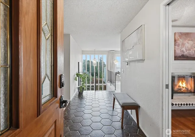 Photo 4 of Single family home for sale at 8205 S 123rd Place, Seattle, WA 98178 | MLS# NWM2577083 | Listing updated on 2026-10-20