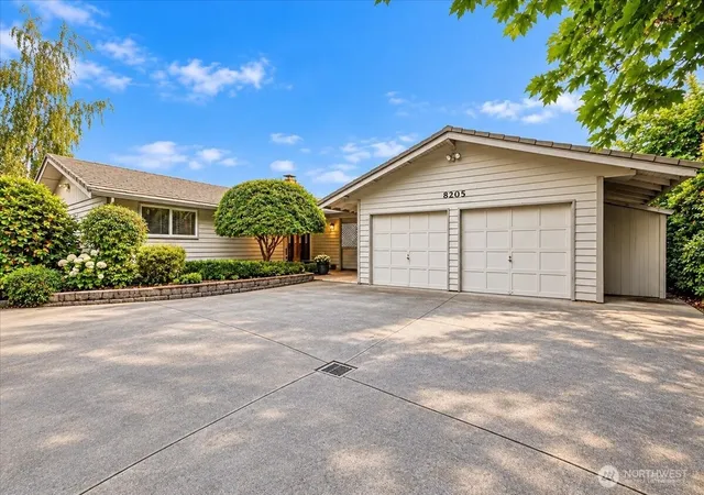 Photo 2 of Single family home for sale at 8205 S 123rd Place, Seattle, WA 98178 | MLS# NWM2577083 | Listing updated on 2026-10-20