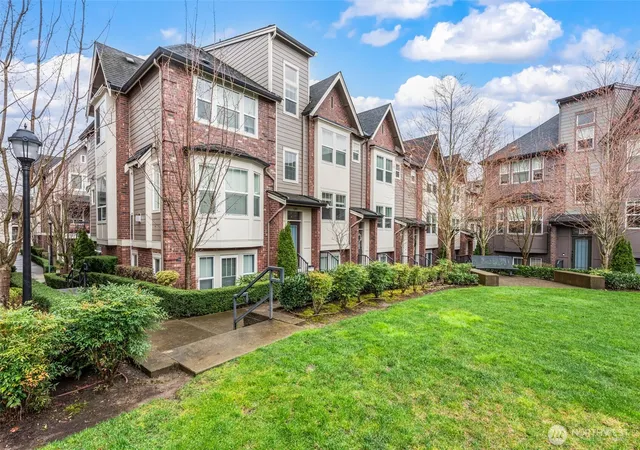 Photo 1 of Townhouse for sale at 1321 Greenwish Walk Ne, Issaquah, WA 98029 | MLS# NWM2577117 | Listing updated on 2026-09-25