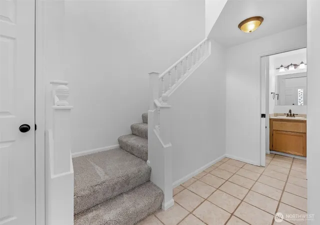 Photo 3 of Sale Pending at 7001 62nd Place NE, Marysville, WA 98270 | MLS# NWM2577123 | Listing updated on 2026-10-01