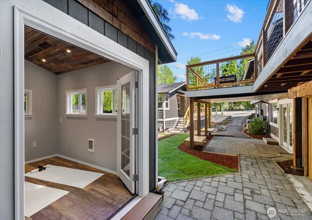 Photo 4 of House for sale at 13115 80th Avenue NE, Kirkland, WA 98034 | MLS# NWM2577124 | Listing updated on 2026-10-01