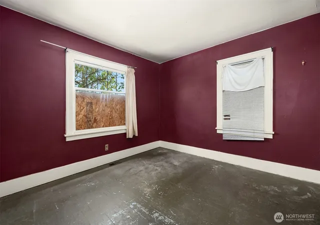 Photo 3 of Single family home for sale at 945 N 103rd Street, Seattle, WA 98133 | MLS# NWM2577127 | Listing updated on 2026-09-25
