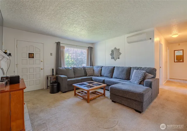 Photo 3 of Single family home for sale at 8605 NW 9th Avenue, Vancouver, WA 98665 | MLS# NWM2577128 | Listing updated on 2026-09-25