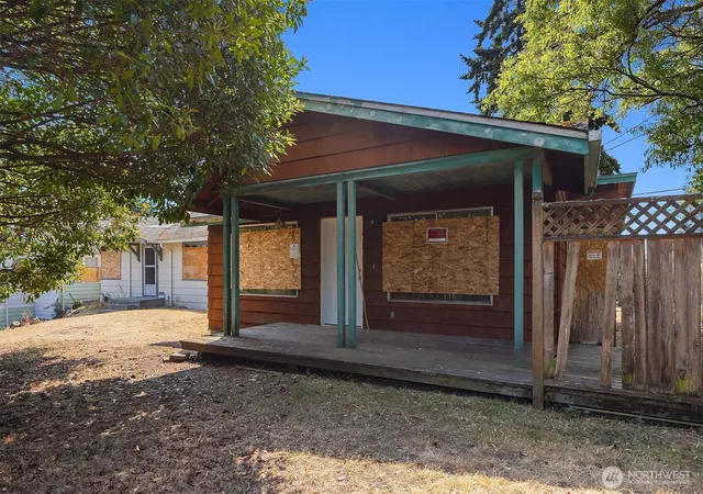 Photo 1 of Single family home for sale at 941 N 103rd Street, Seattle, WA 98133 | MLS# NWM2577135 | Listing updated on 2026-09-25