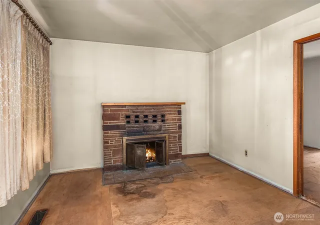 Photo 2 of Single family home for sale at 941 N 103rd Street, Seattle, WA 98133 | MLS# NWM2577135 | Listing updated on 2026-09-25