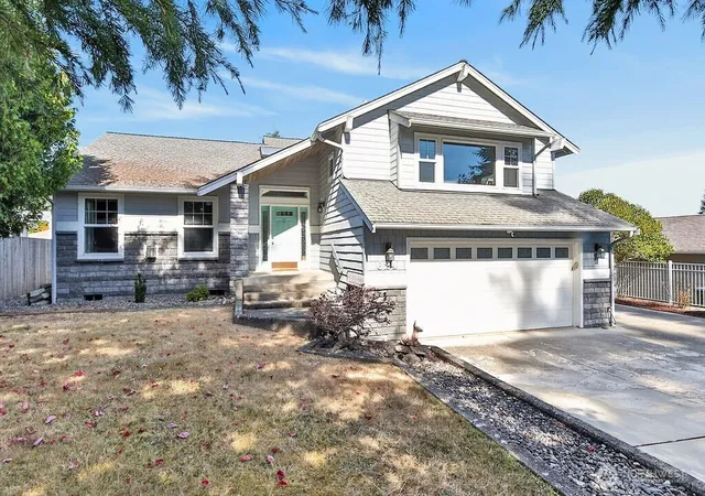 Photo 4 of Single family home for sale at 624 S Evans Ave, Port Angeles, WA 98363 | MLS# NWM2577138 | Listing updated on 2026-10-02