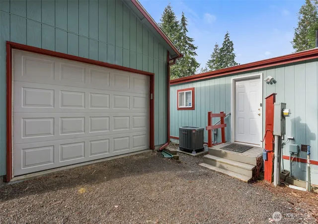 Photo 3 of Manufactured home for sale at 31 SE Cabana Ave, Shelton, WA 98584 | MLS# NWM2577143 | Listing updated on 2026-09-25