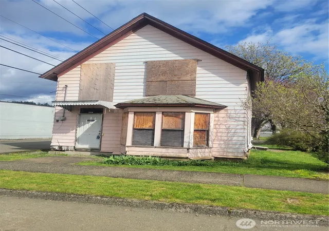 Photo 1 of Single family home for sale at 218 S 2nd Street, Shelton, WA 98584 | MLS# NWM2577144 | Listing updated on 2026-09-25