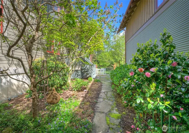 Photo 3 of Sale Pending at 44 Bright Water Ln, Eastsound, WA 98245 | MLS# NWM2577148 | Listing updated on 2026-09-23