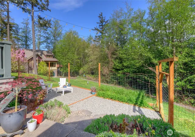Photo 3 of Sale Pending at 44 Bright Water Ln, Eastsound, WA 98245 | MLS# NWM2577148 | Listing updated on 2026-09-23