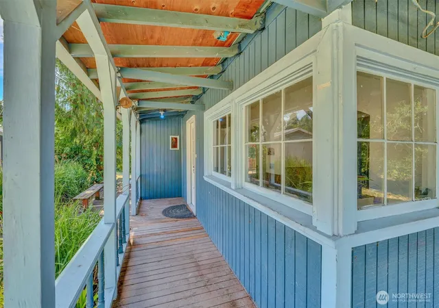 Photo 3 of Sale Pending at 10625 SE 304th Way, Auburn, WA 98092 | MLS# NWM2577150 | Listing updated on 2026-09-23