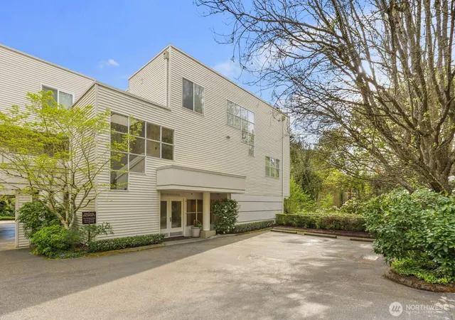 Photo 1 of Townhouse for sale at 10237 Se 3rd Street #5, Bellevue, WA 98004 | MLS# NWM2577151 | Listing updated on 2026-09-25