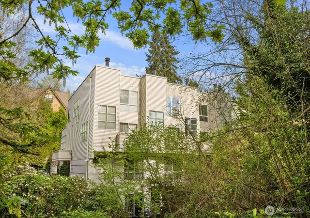 Photo 2 of Townhouse for sale at 10237 Se 3rd Street #5, Bellevue, WA 98004 | MLS# NWM2577151 | Listing updated on 2026-09-25