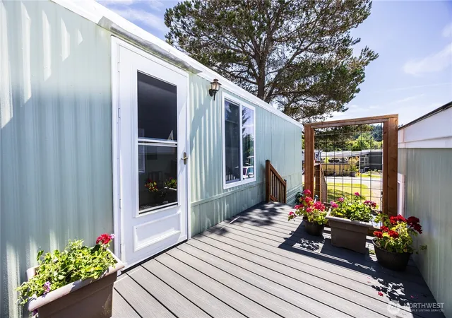 Photo 3 of Manufactured home for sale at 2400 Donovan Ave #35, Bellingham, WA 98225 | MLS# NWM2577152 | Listing updated on 2026-09-25