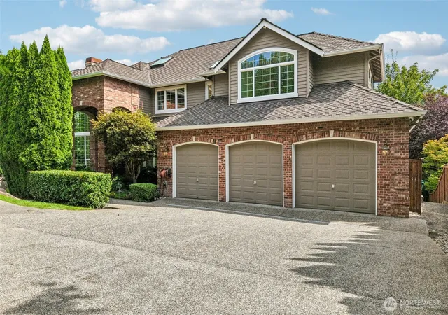 Photo 1 of Mansion for sale at 13611 Northeast 136th Pl, Kirkland, WA 98034 | MLS# NWM2577160 | Listing updated on 2026-10-01