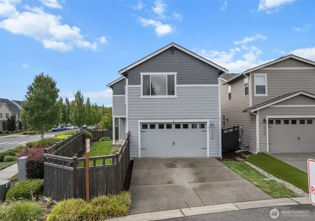 Photo 2 of Single family home for sale at 32898 Pine Ave Se, Black Diamond, WA 98010 | MLS# NWM2577168 | Listing updated on 2026-10-01