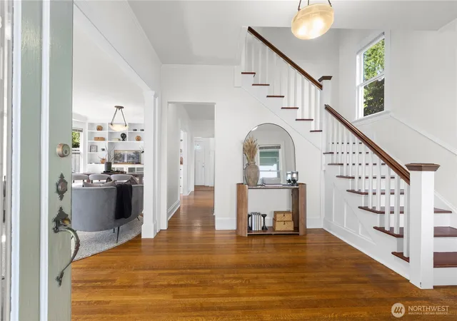 Photo 3 of Single family home for sale at 1129 37th Avenue, Seattle, WA 98122 | MLS# NWM2577176 | Listing updated on 2026-10-01