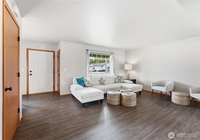 Photo 4 of Single family home for sale at 123 NW Porters Ct, East Wenatchee, WA 98802 | MLS# NWM2577186 | Listing updated on 2026-09-25