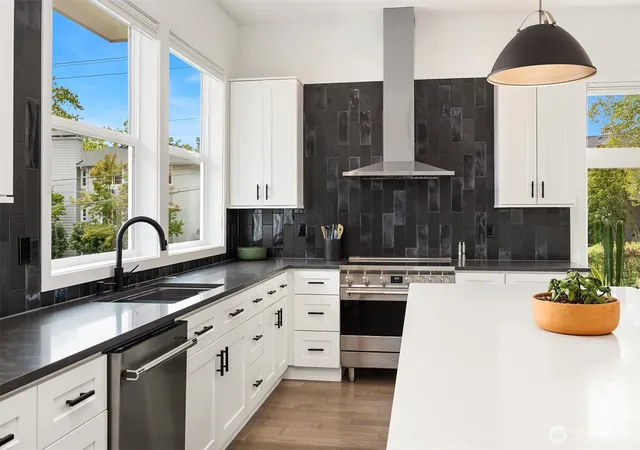 Photo 4 of Townhouse for sale at 6712 NE 185th Street #1, Kenmore, WA 98028 | MLS# NWM2577200 | Listing updated on 2026-09-30