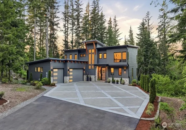 Photo 2 of Sale Pending at 7416 Se Lake Alice Rd, Fall City, WA 98024 | MLS# NWM2577240 | Listing updated on 2026-09-30