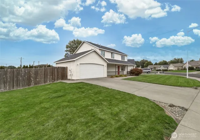 Photo 1 of Single family home for sale at 1705 Se Market St, College Place, WA 99324 | MLS# NWM2577257 | Listing updated on 2026-10-27