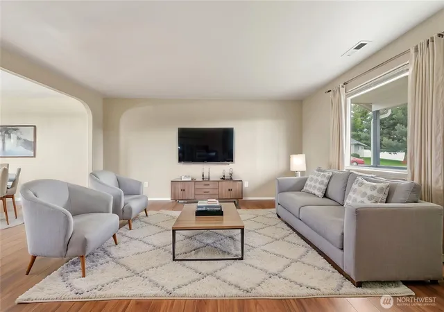 Photo 3 of Single family home for sale at 1705 Se Market St, College Place, WA 99324 | MLS# NWM2577257 | Listing updated on 2026-10-27