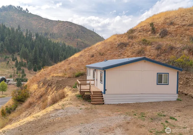 Photo 1 of Manufactured home for sale at 9192 Olalla Cyn, Cashmere, WA 98815 | MLS# NWM2577259 | Listing updated on 2026-09-25