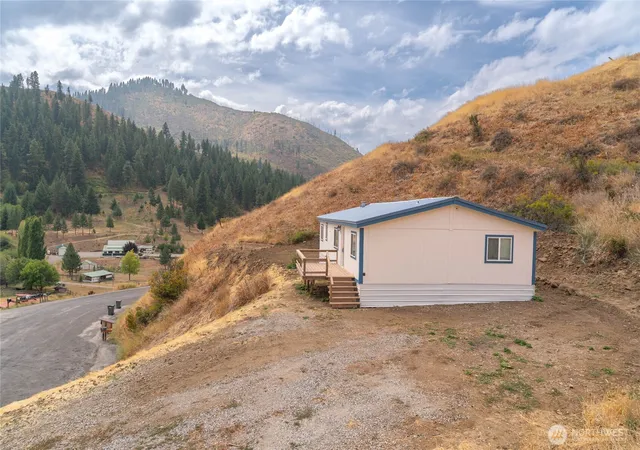 Photo 1 of Manufactured home for sale at 9192 Olalla Cyn, Cashmere, WA 98815 | MLS# NWM2577259 | Listing updated on 2026-10-19