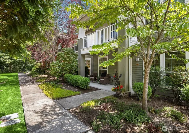 Photo 2 of Condo for sale at 22675 Ne Alder Crst Dr #102, Redmond, WA 98053 | MLS# NWM2577283 | Listing updated on 2026-09-25