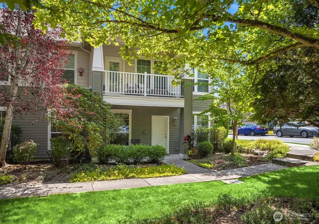 Photo 3 of Condo for sale at 22675 Ne Alder Crst Dr #102, Redmond, WA 98053 | MLS# NWM2577283 | Listing updated on 2026-09-25