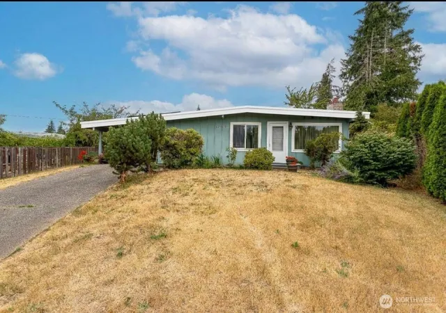 Single family home for sale at 31610 7th Place S, Federal Way, WA 98003 | MLS# NWM2577287