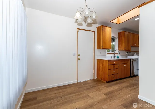 Photo 4 of Single family home for sale at 31610 7th Place S, Federal Way, WA 98003 | MLS# NWM2577287 | Listing updated on 2026-09-30