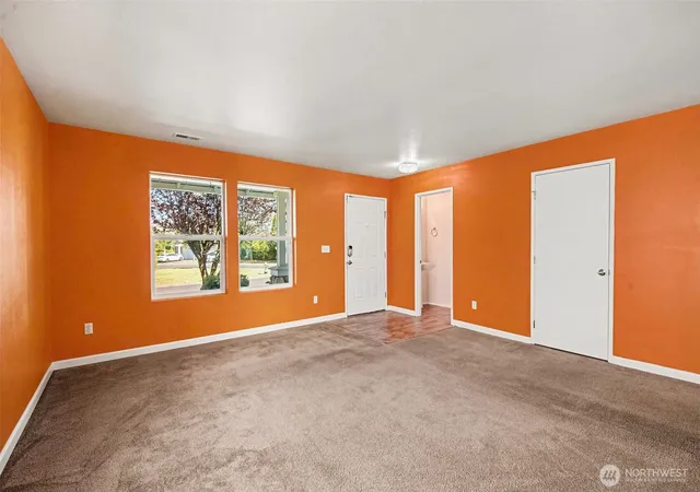 Photo 4 of Single family home for sale at 9506 185th Street E, Puyallup, WA 98375 | MLS# NWM2577301 | Listing updated on 2026-09-27