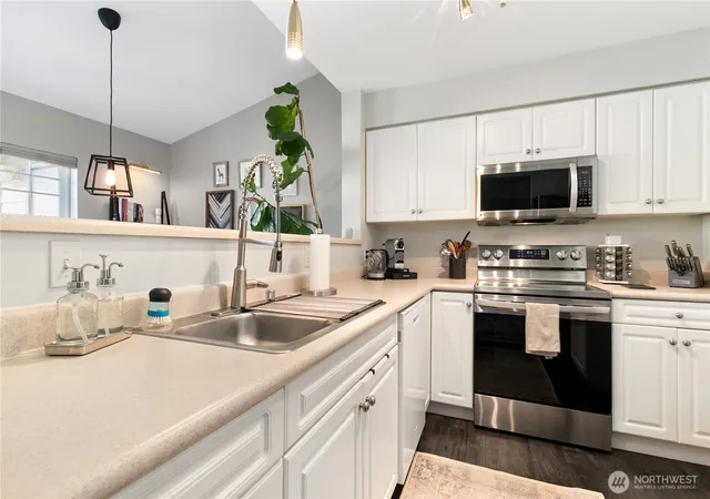 Photo 3 of Condo for sale at 15150 140th Way SE #N303, Renton, WA 98058 | MLS# NWM2577304 | Listing updated on 2026-09-24