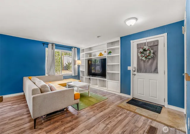 Photo 3 of Manufactured home for sale at 9218 13th Place SE, Lake Stevens, WA 98258 | MLS# NWM2577336 | Listing updated on 2026-09-29
