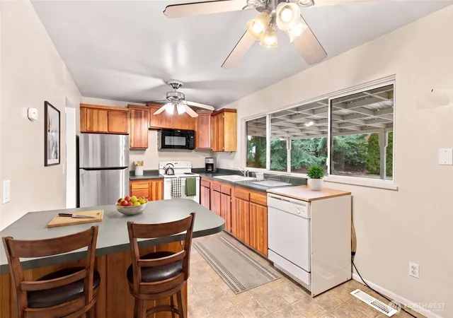 Photo 3 of Single family home for sale at 29035 38th Avenue S, Auburn, WA 98001 | MLS# NWM2577364 | Listing updated on 2026-10-01