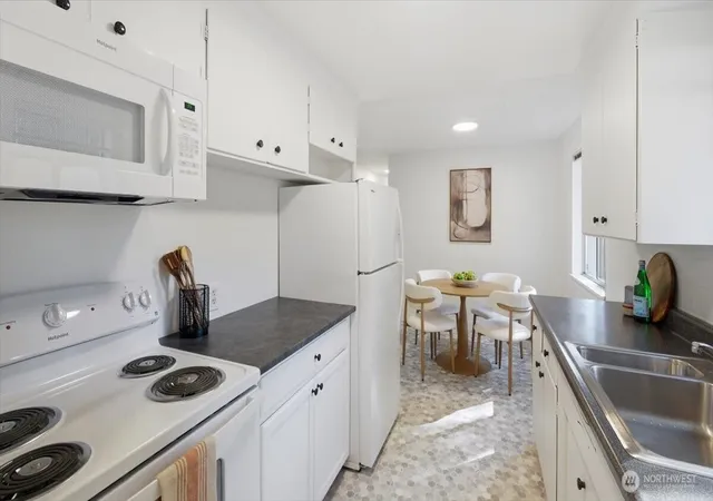 Photo 4 of Single family home for sale at 20926 74th Avenue W, Edmonds, WA 98026 | MLS# NWM2577372 | Listing updated on 2026-09-23