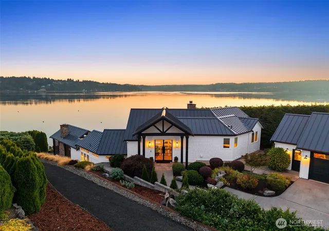 Photo 2 of Single family home for sale at 925 Gway Dr, Fox Island, WA 98333 | MLS# NWM2577384 | Listing updated on 2026-09-23