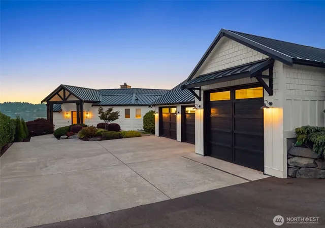 Photo 3 of Single family home for sale at 925 Gway Dr, Fox Island, WA 98333 | MLS# NWM2577384 | Listing updated on 2026-09-23